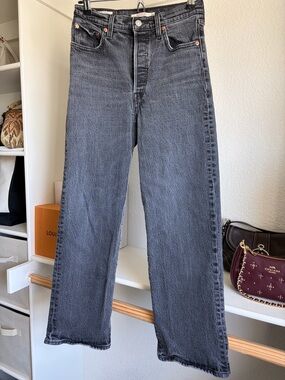 Levi's Ribcage Straight Ankle Jeans - Black Denim Jeans